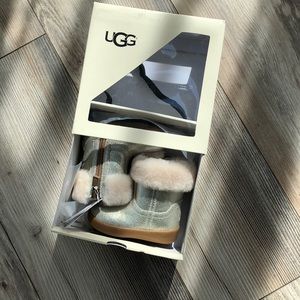 Baby UGG boots Size 2/3 (6-12months) NIB